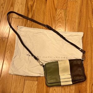 Like new Marc Jacobs leather crossbody!
